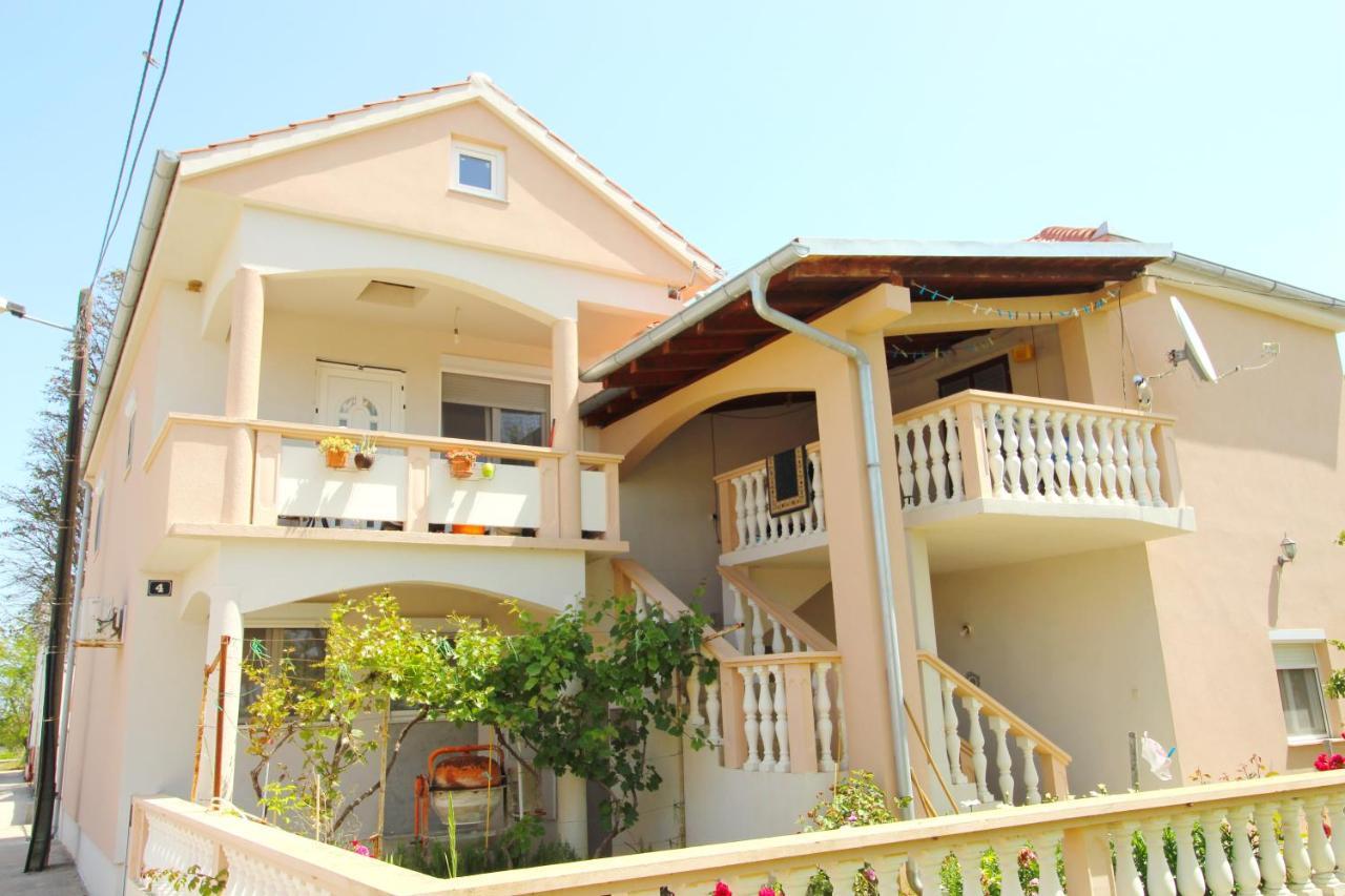 Apartment Suzy Nin Luaran gambar